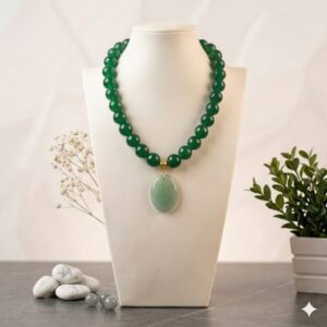 Collar Chicle Verde Hoja